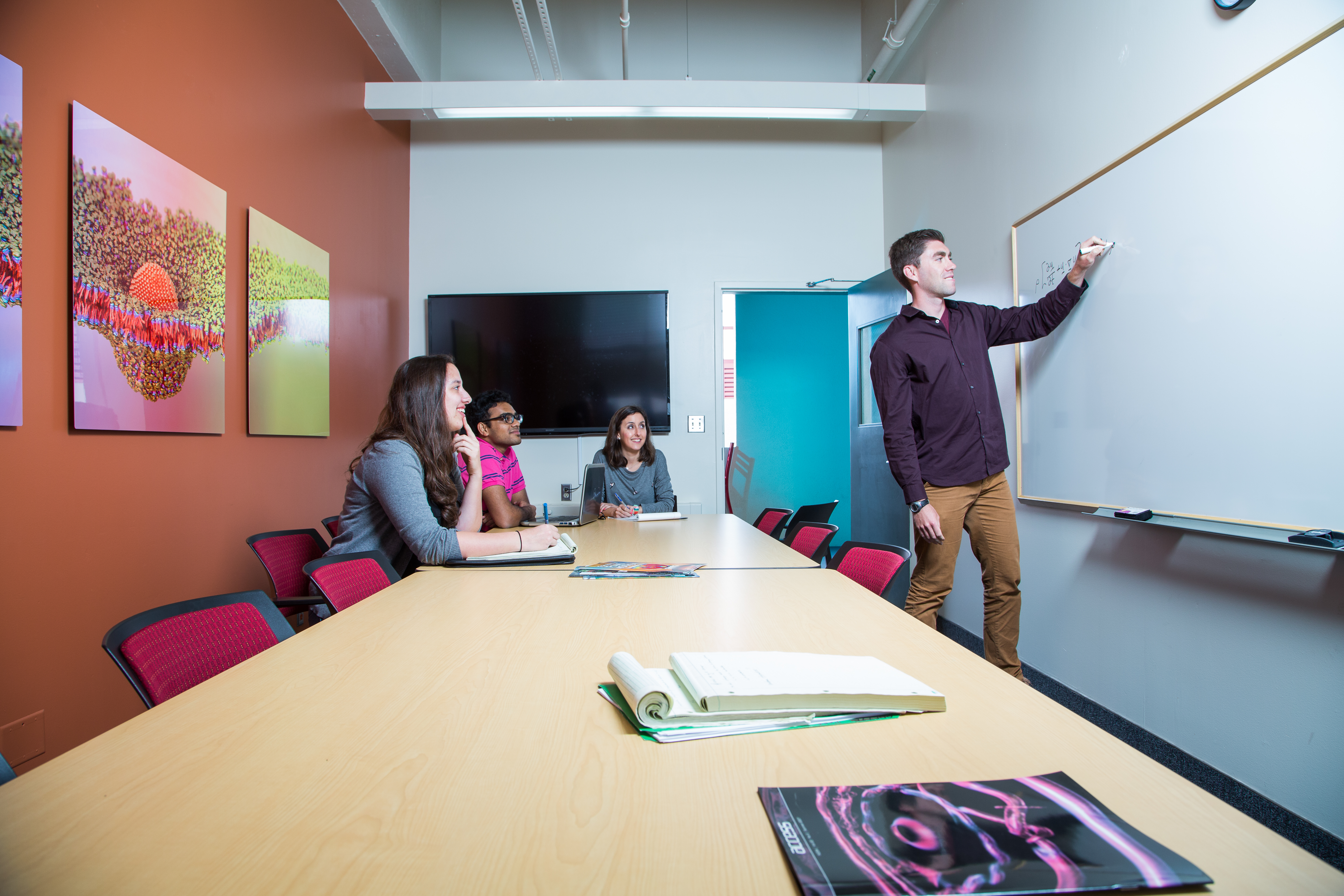 instructor teaching students